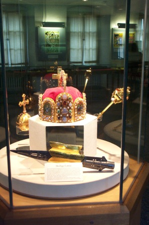 Crown and scepter